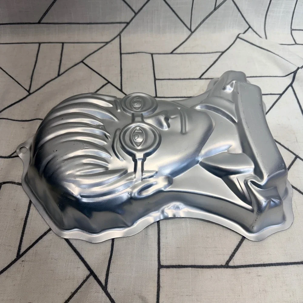 Wilton Harry‎ Potter Cake Pan 14